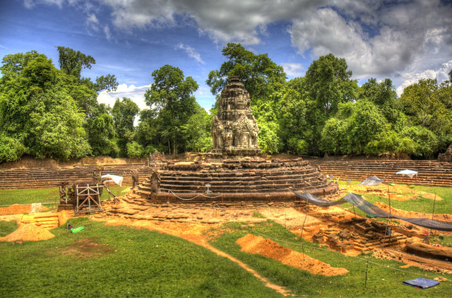 Angkor Wat Circle Temple HDR
