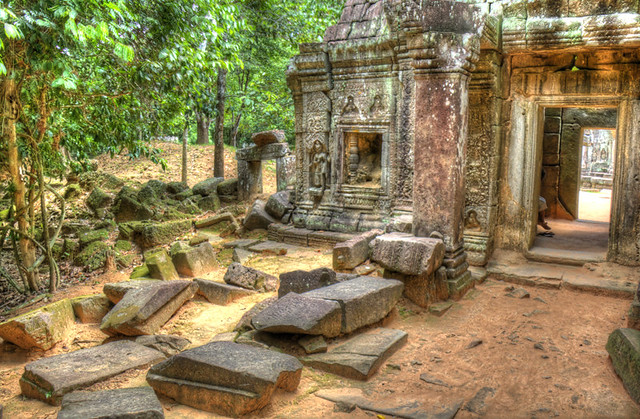 Angkor Wat Rocky House HDR